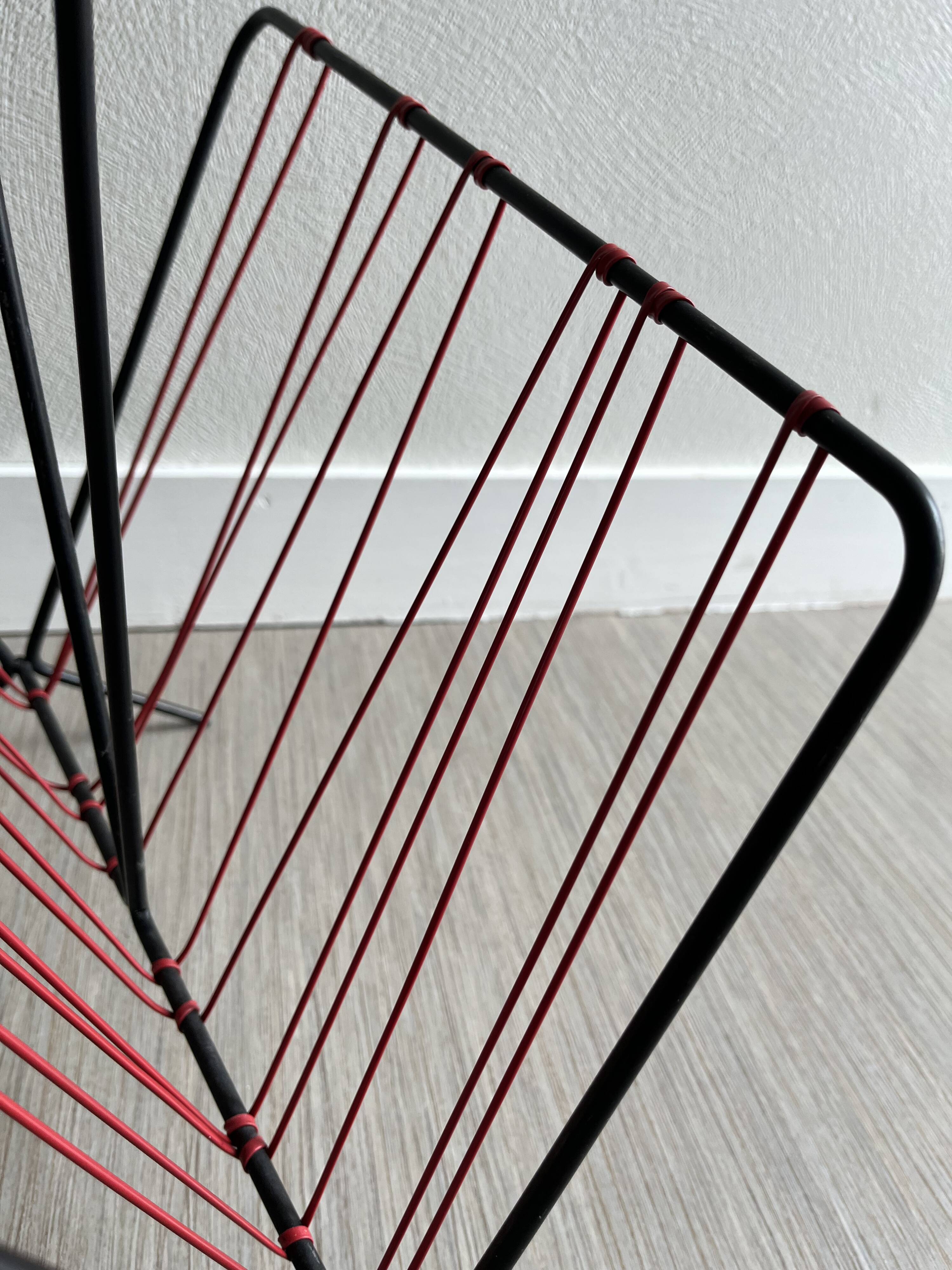 Vintage scoubidou magazine holder