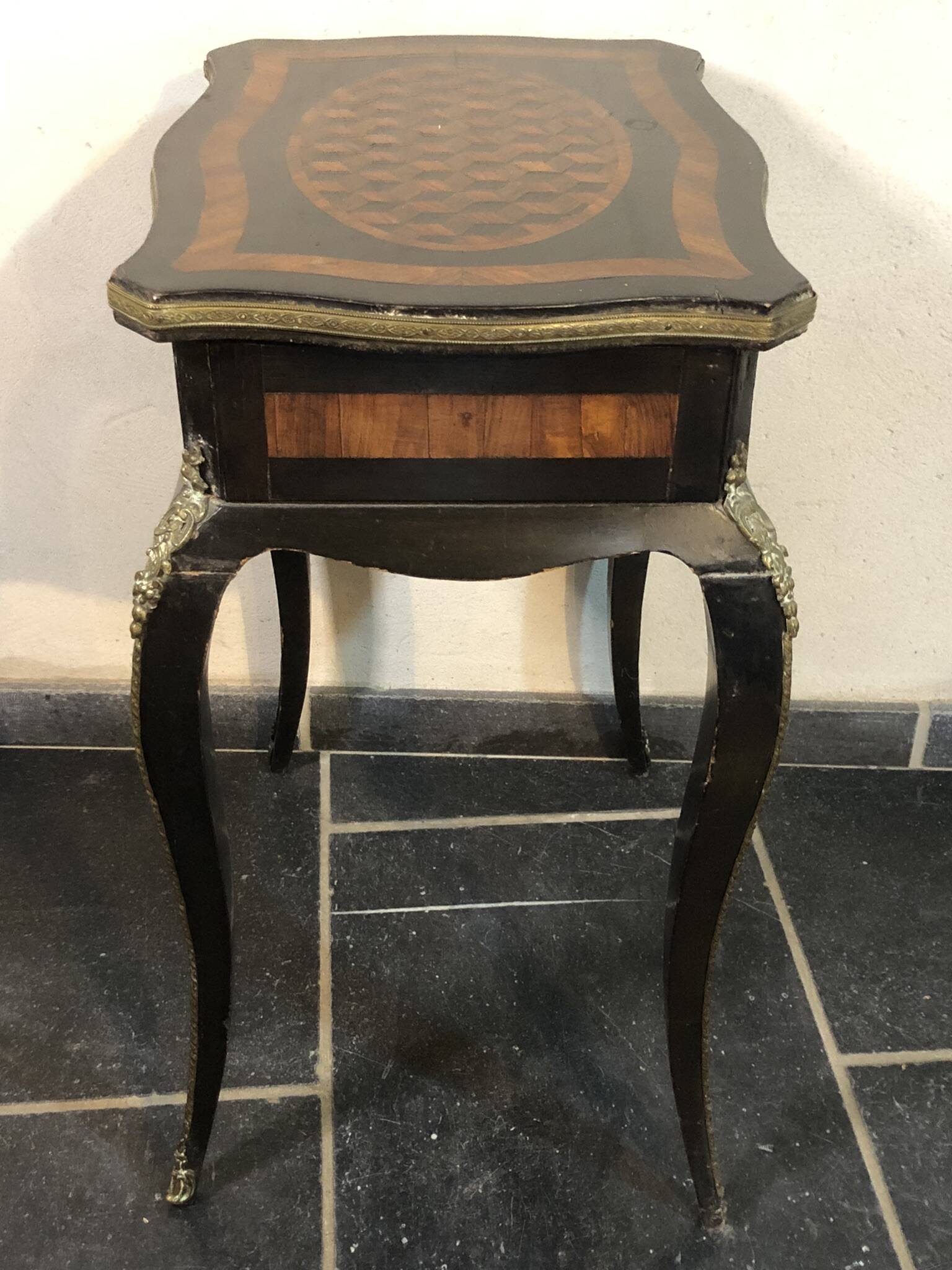 Dressing table / Worker in mercury glass marquetry and bronze fittings