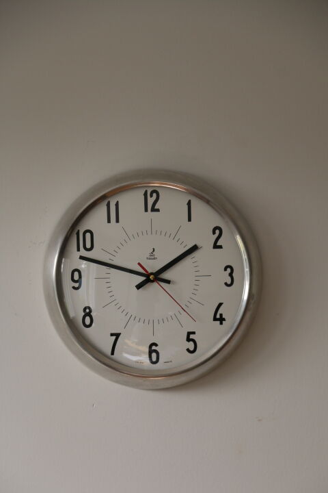 Horloge murale JAZ ronde acier 1960