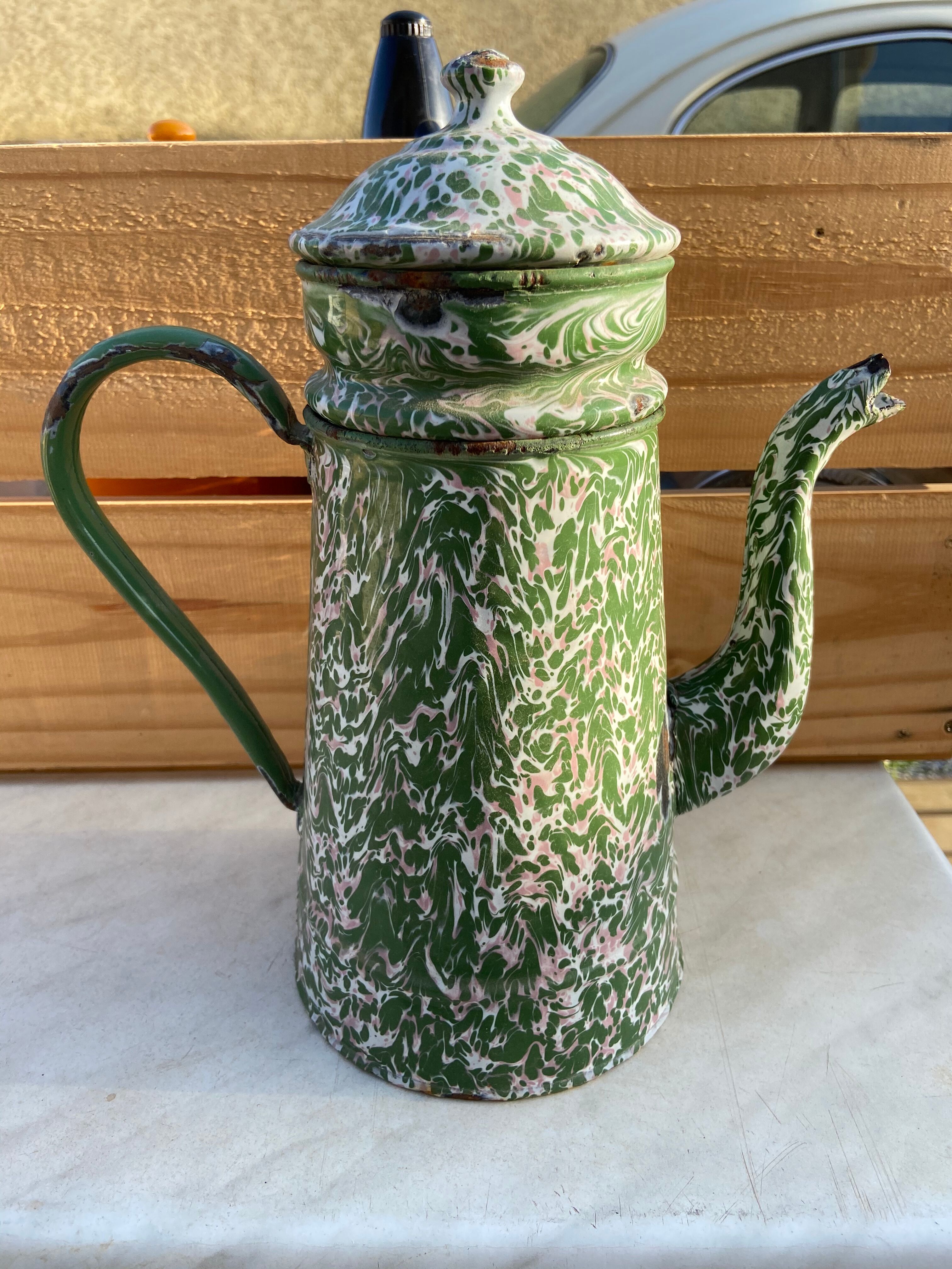 Old enamelled coffee maker