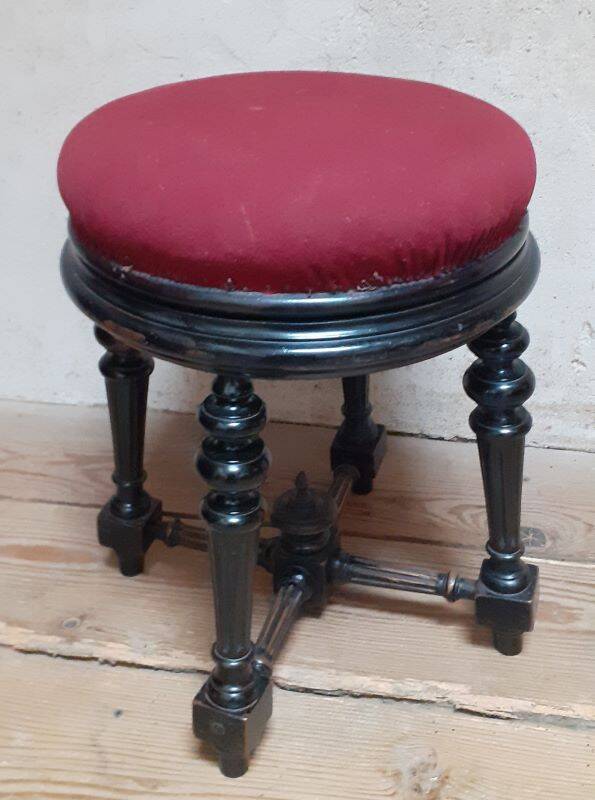 Napoleon III piano stool without its screw