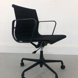 Aluminum black Model EA 117 Swivel Chair by Charles & Ray Eames for Vitra