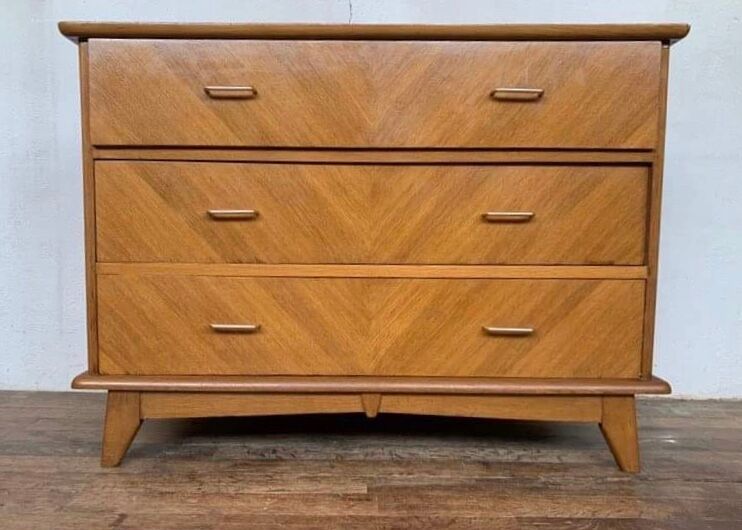 Commode vintage à 3 tiroirs pieds compas en chêne clair