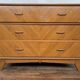 Commode vintage à 3 tiroirs pieds compas en chêne clair