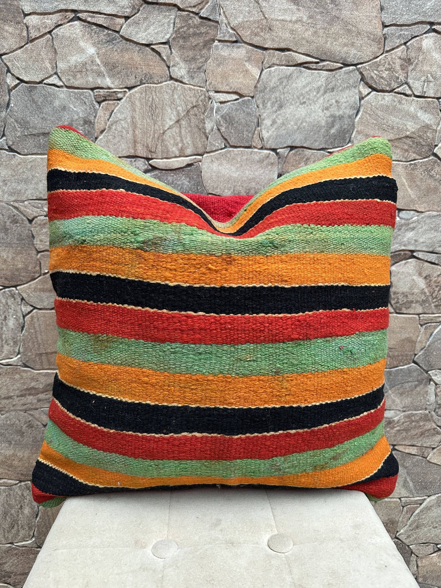 Vintage cushion cover in Berber kilim: Moroccan wool cushion.