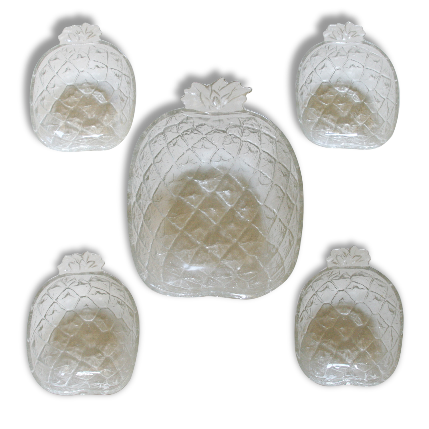 Service a pineapple dessert - Salad Bowl and its 4 cups