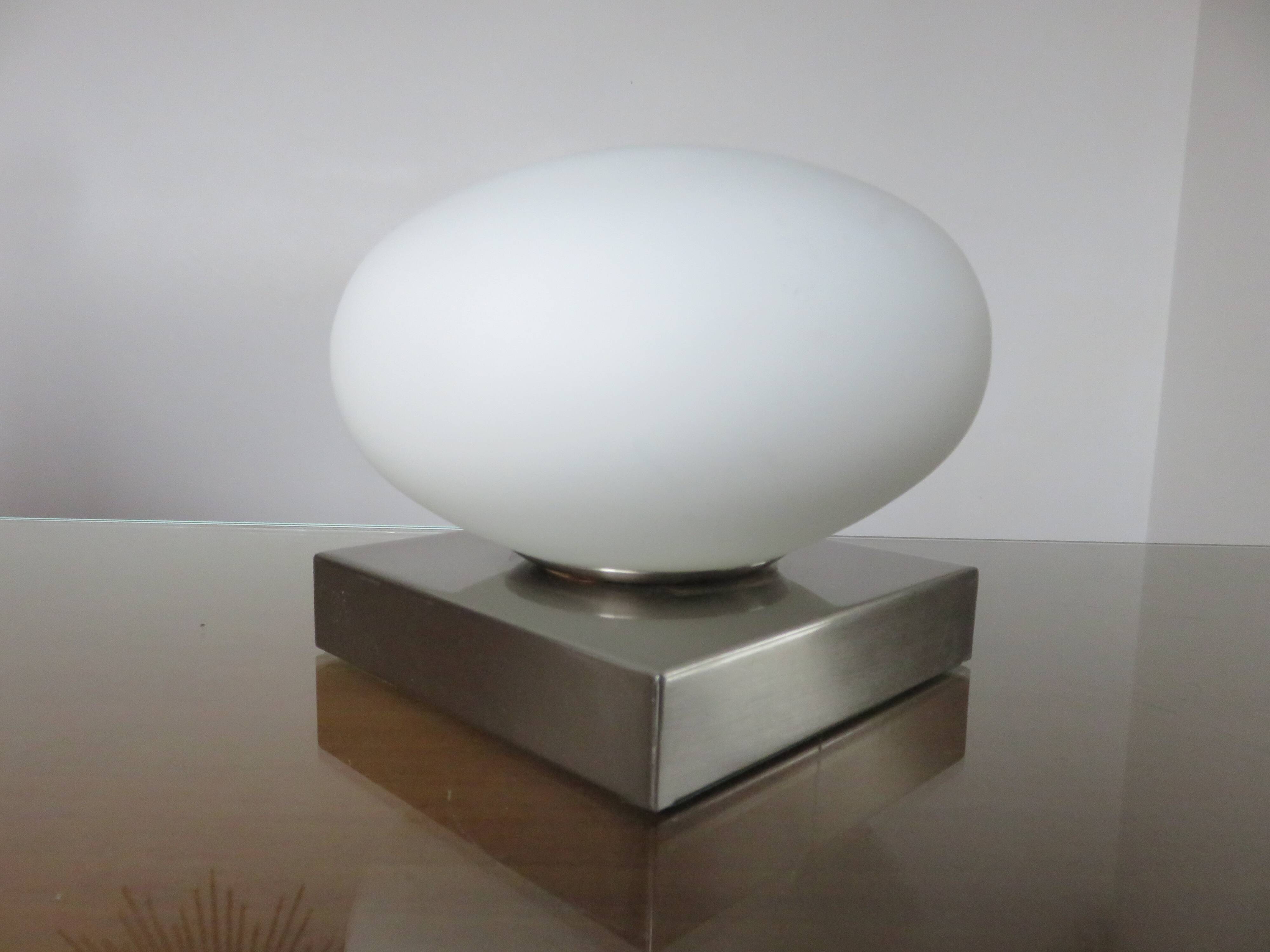 Lampe métal chromé et opaline années 80 90