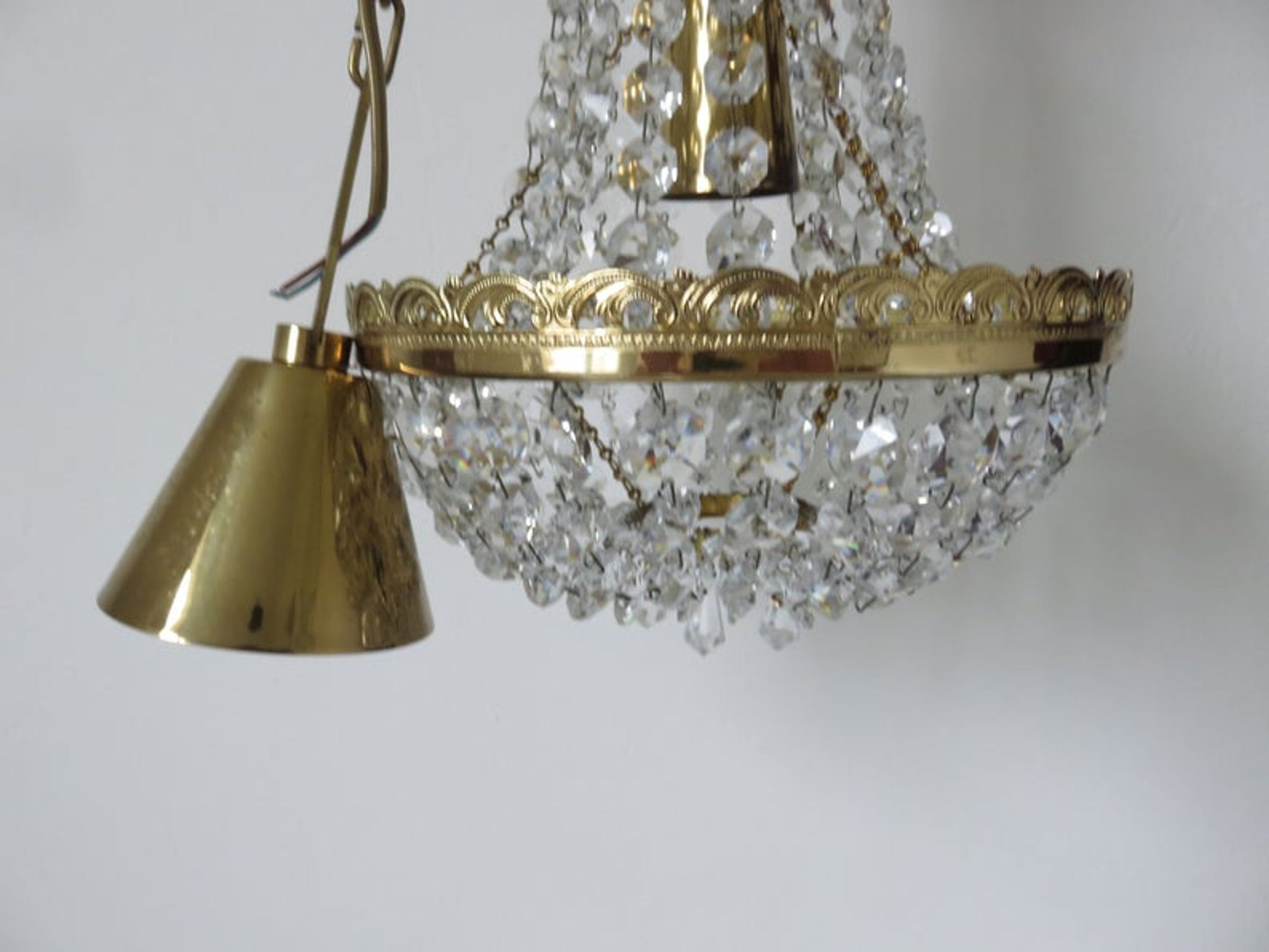 "Hot air balloon" chandelier with Deknudt stamps, 40s