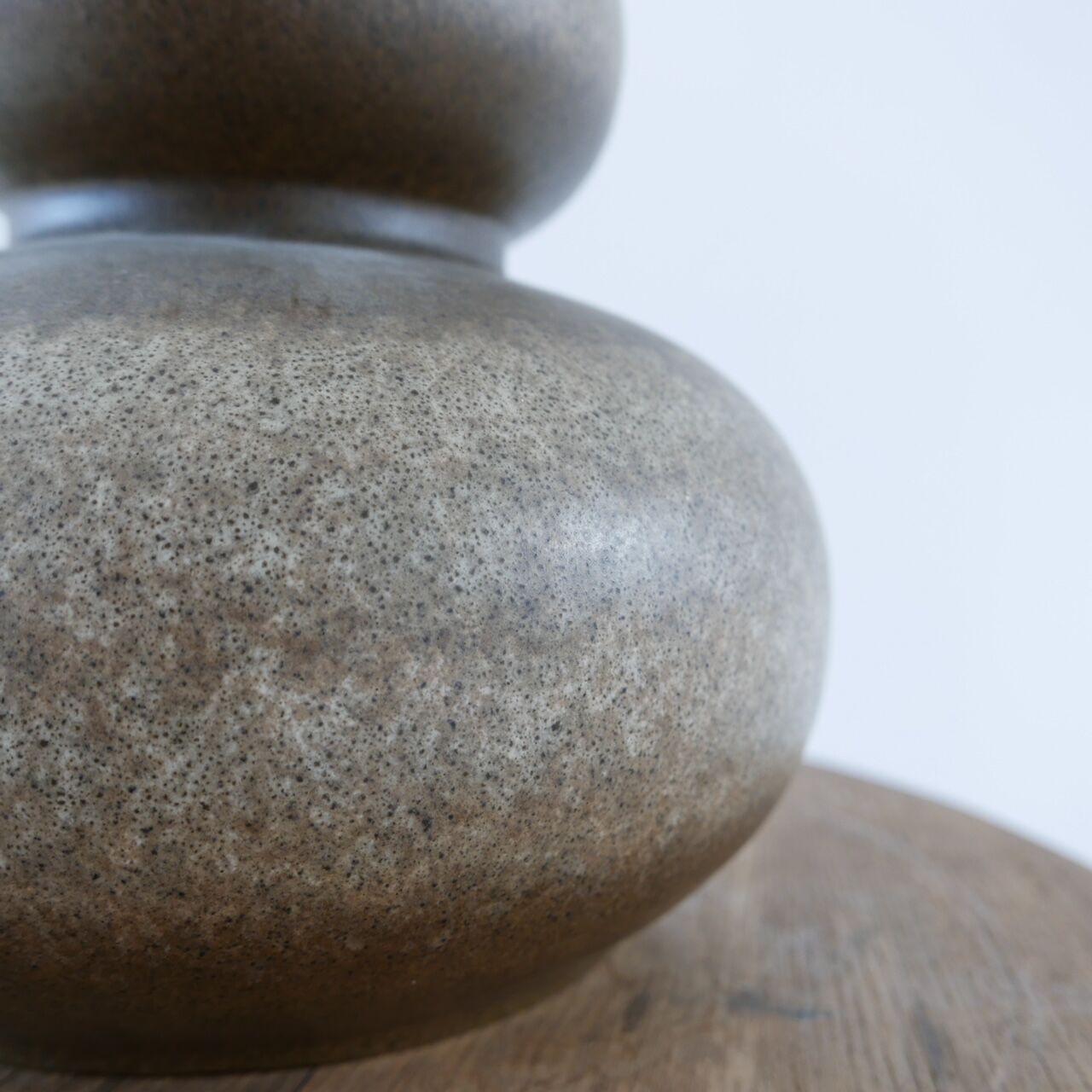 Mid-century ceramic 'gourd' english table lamp