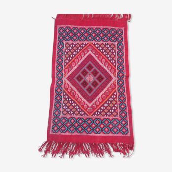 Tapis berbère rouge descente de lit 100 x 62 cm