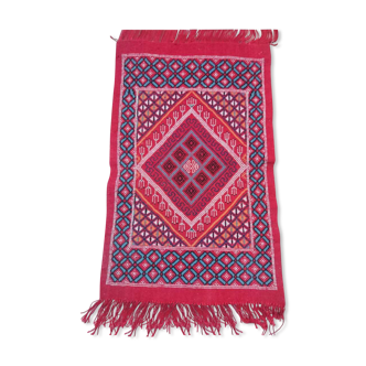 Tapis berbère rouge descente de lit 100 x 62 cm