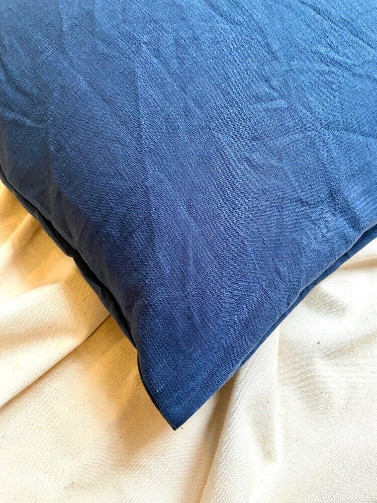 Coussin en lin bleu marine 40 cm