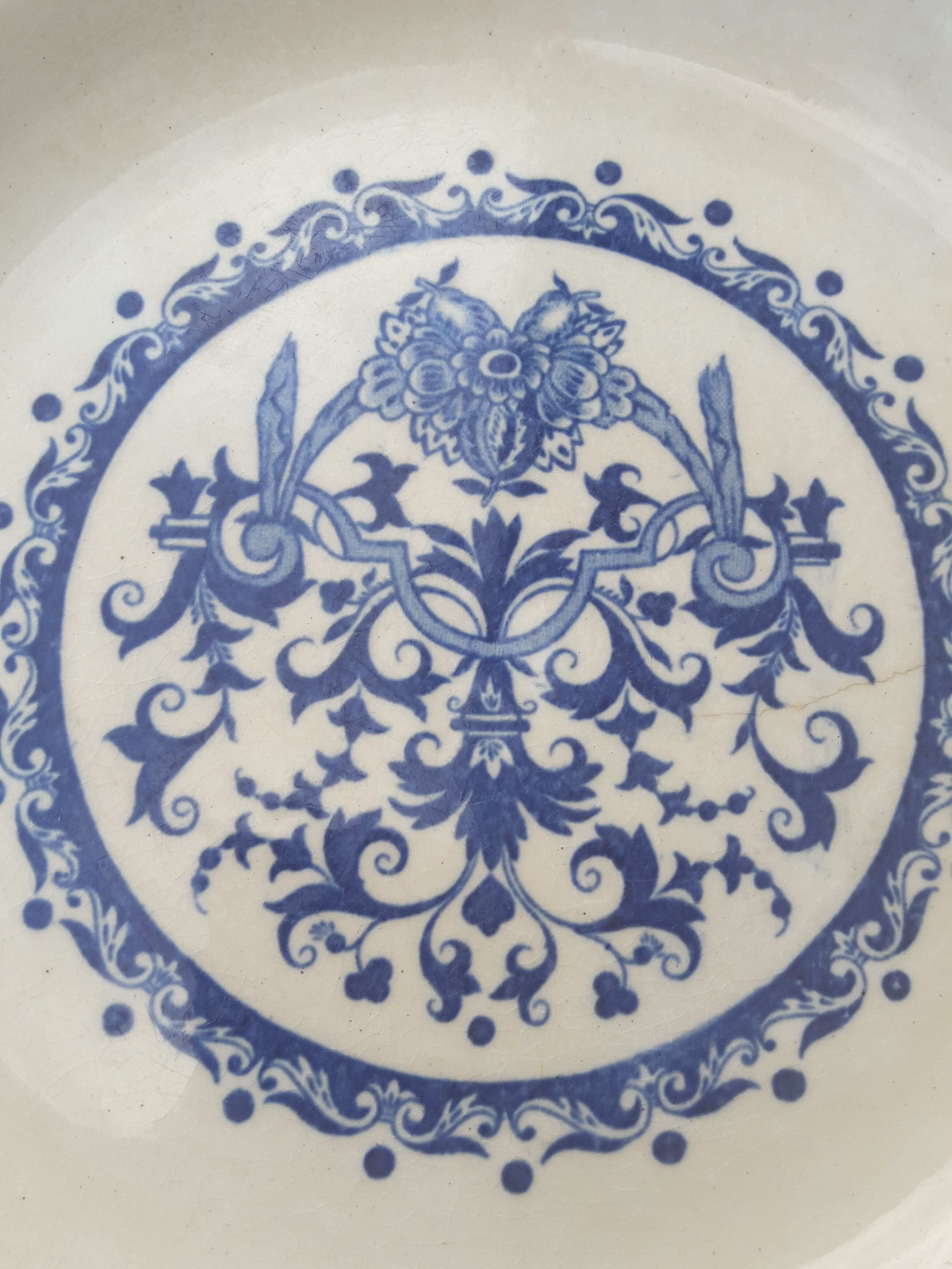 Assiette ancienne en faïence de Gien diam 24,5 cm