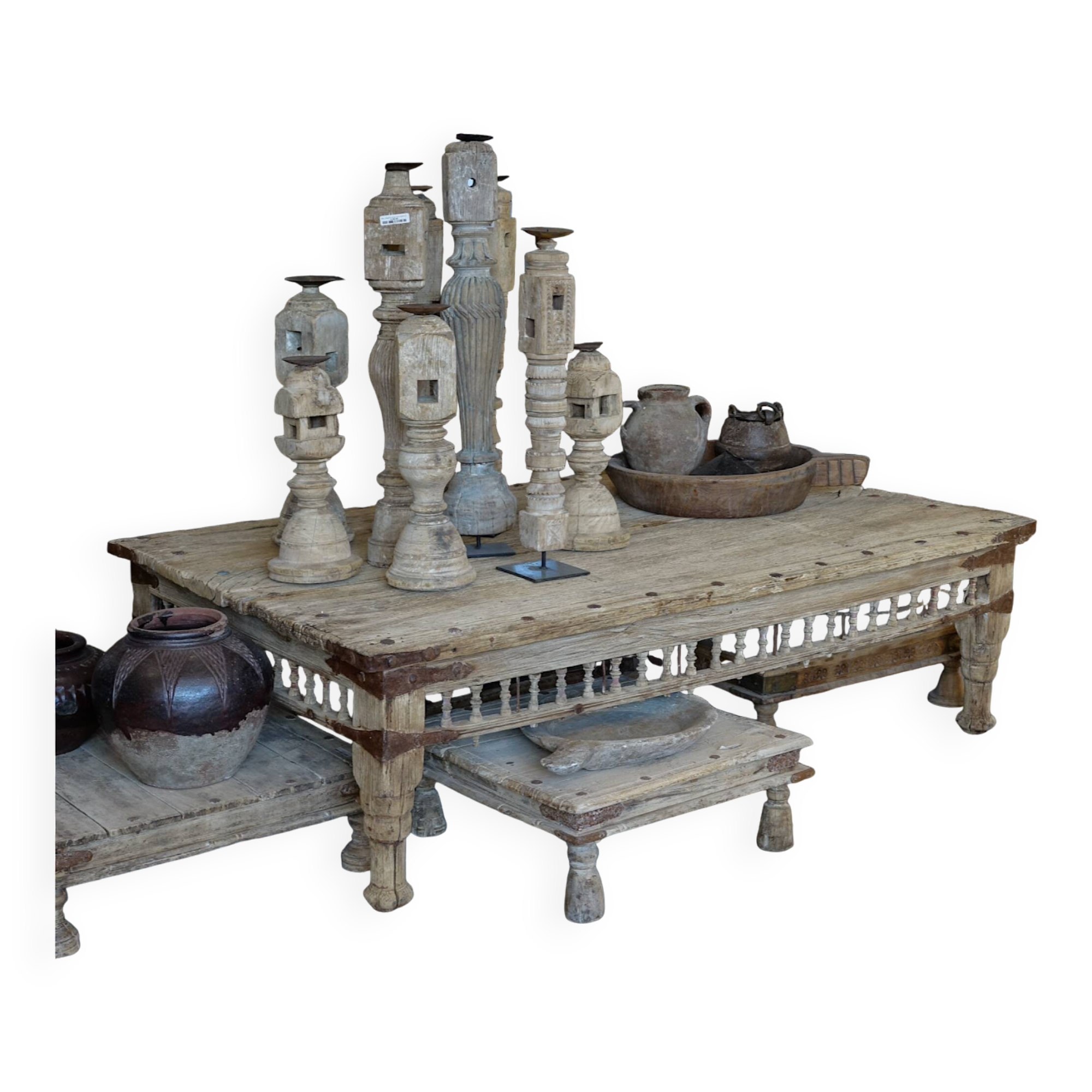 Basti - Antique coffee table with nails n°11