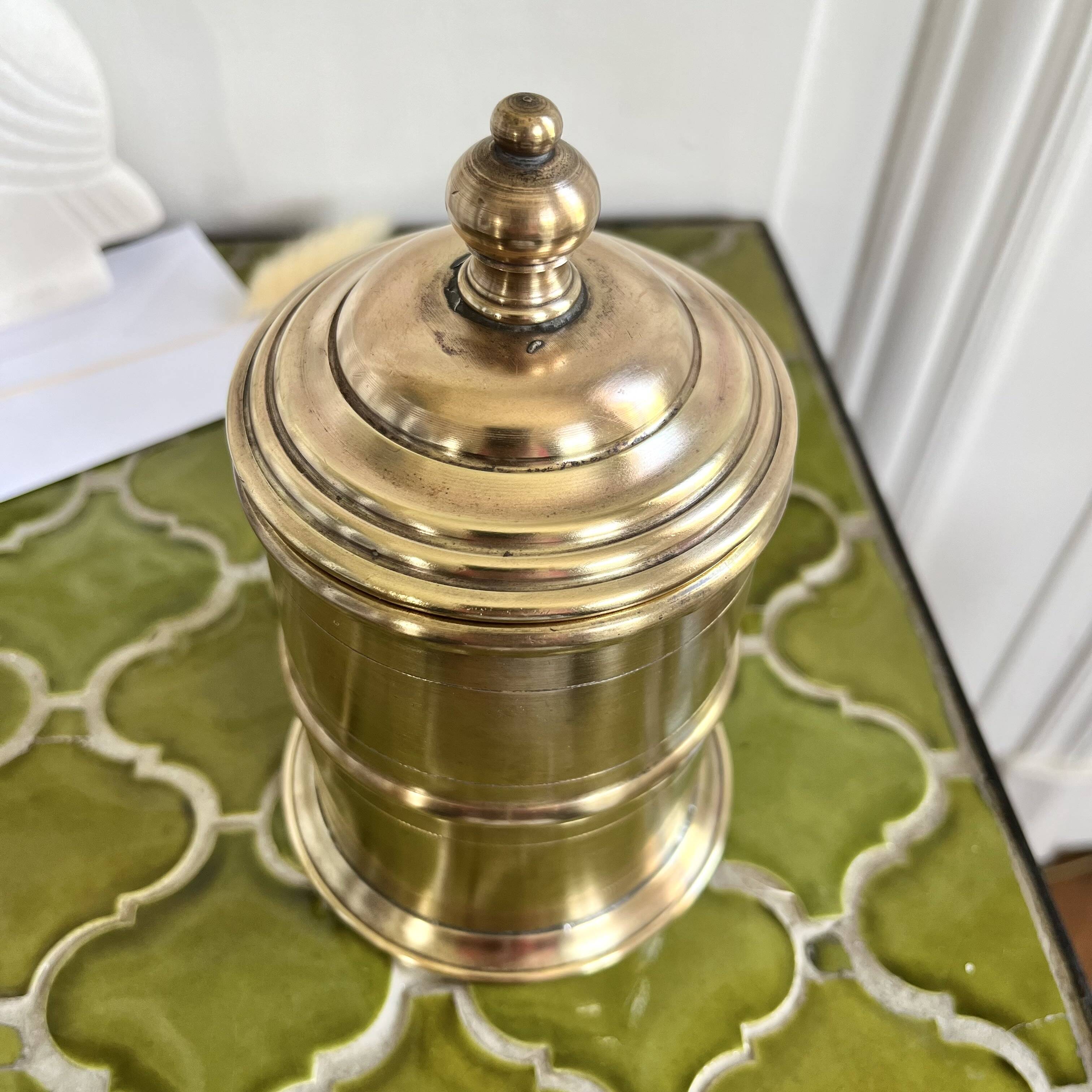 Round brass box