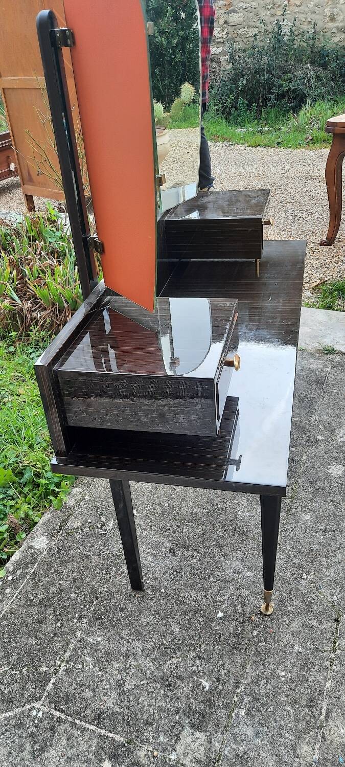 70s dressing table