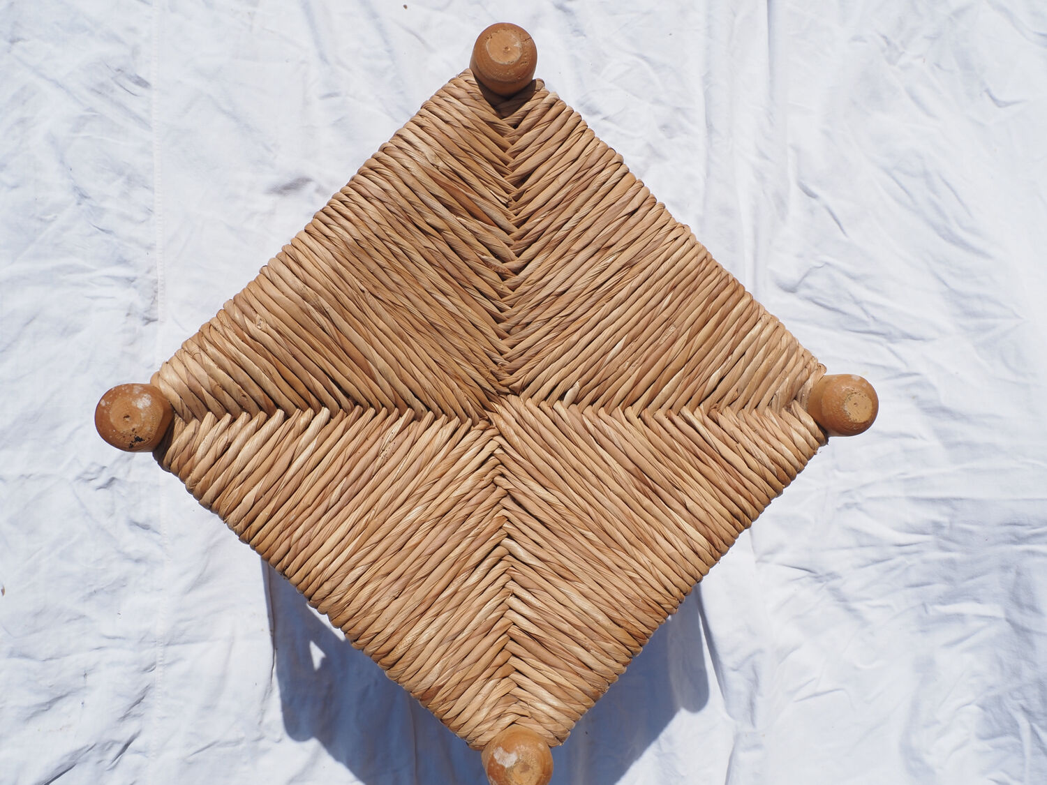 Low stool in wood and straw