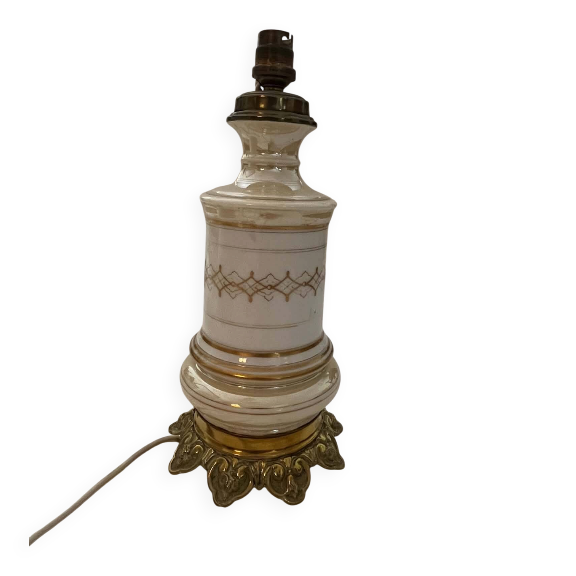 Lot including 2 oil lamps from the 19th century, equipped with their electric wire.