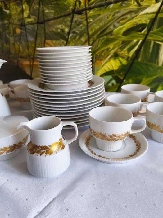 Tapio Wirkkala for Rosenthal Studio-Line “Modulation” porcelain coffee and dessert service, Germany 1970s, 39 pieces