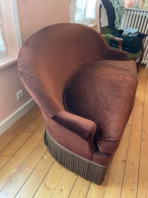 Brown velvet toad sofa