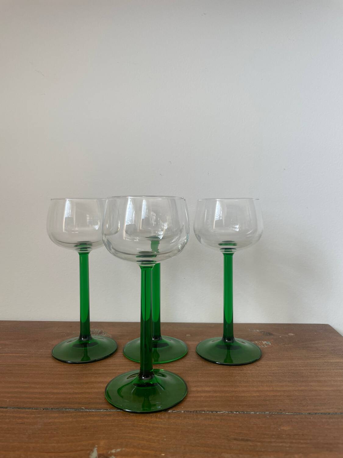 4 Alsace wine glasses, two-tone green stemmed glasses.