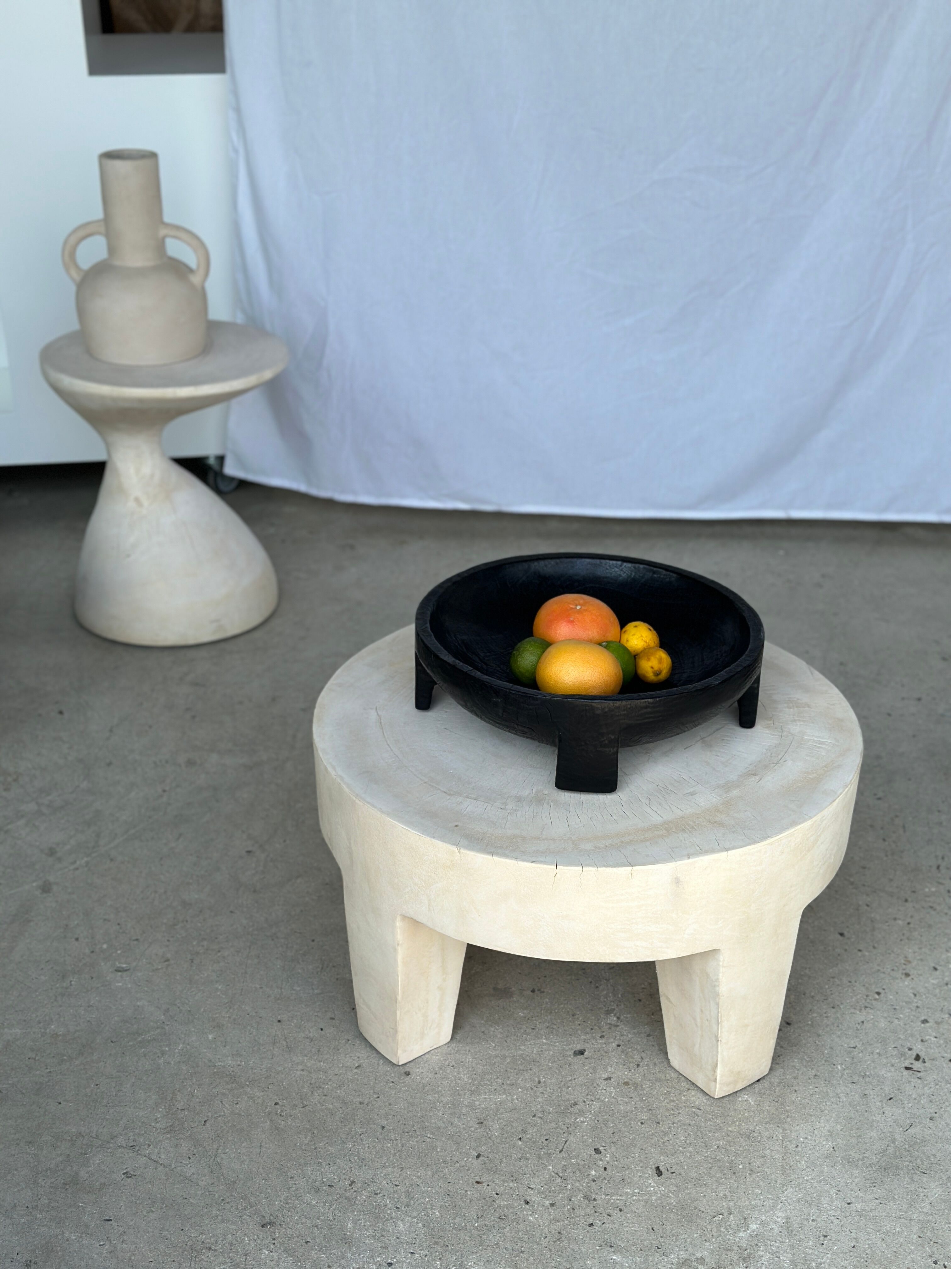 Cut in monoxyl mango wood