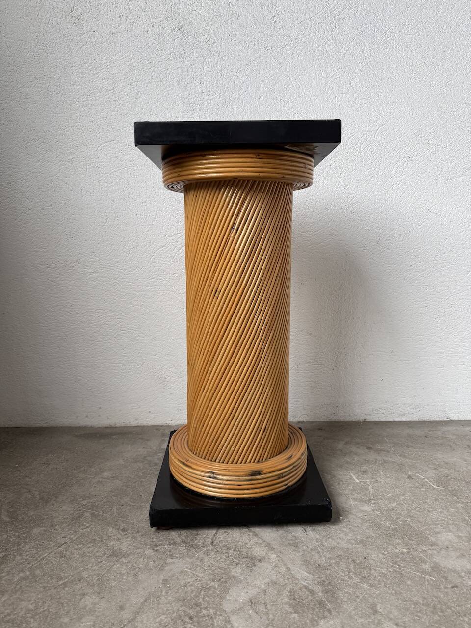Crespi South Nursery Rattan Column
