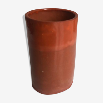 Red earth vase