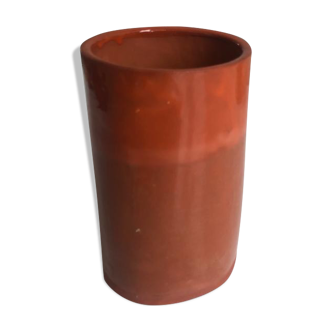 Red earth vase