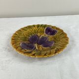 Small plate in Sarreguemines majolica earthenware. Barbotine