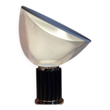 Superb lamp inspired by the iconic Taccia model by Flos.