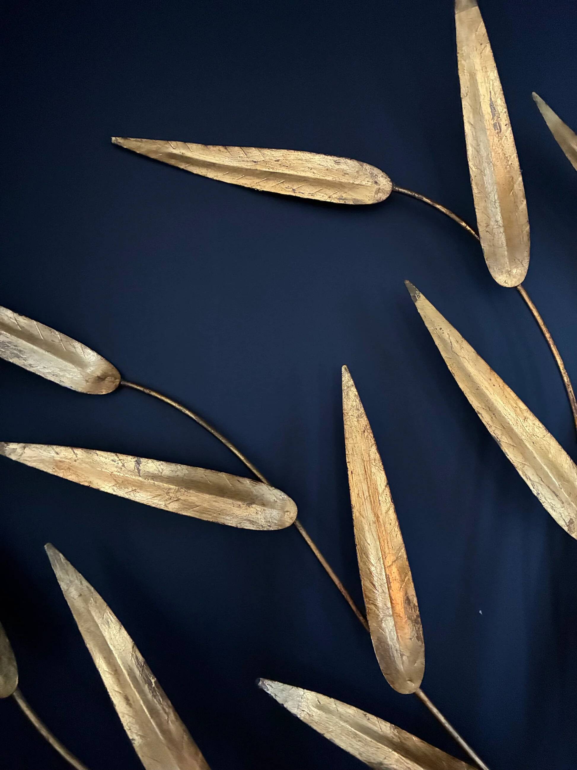 Large wall lamp "Leaves" in brass - 1970.