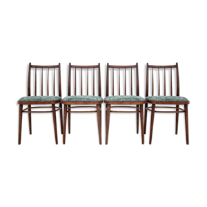 ensemble de quatre chaises
