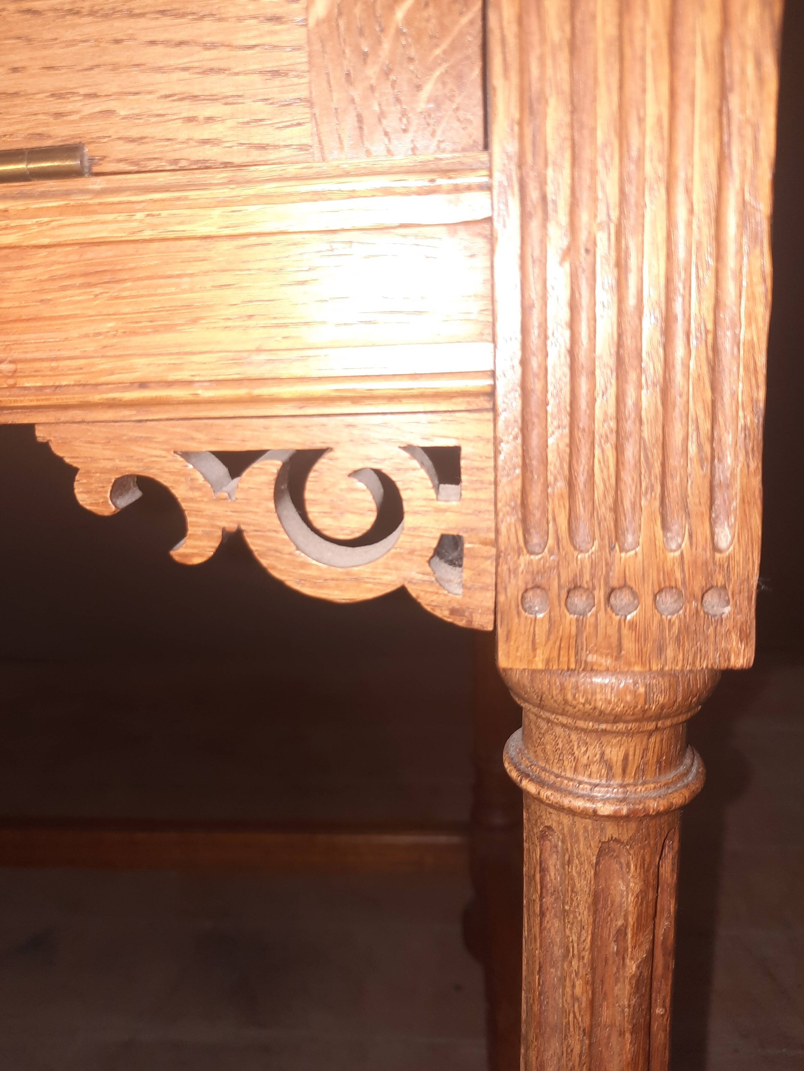 Display table in Louis XVI style