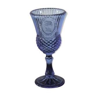 Verre pressé moulé bleu