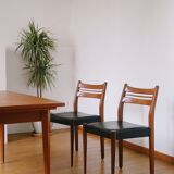 Pair of Scandinavian chairs skaï/teak