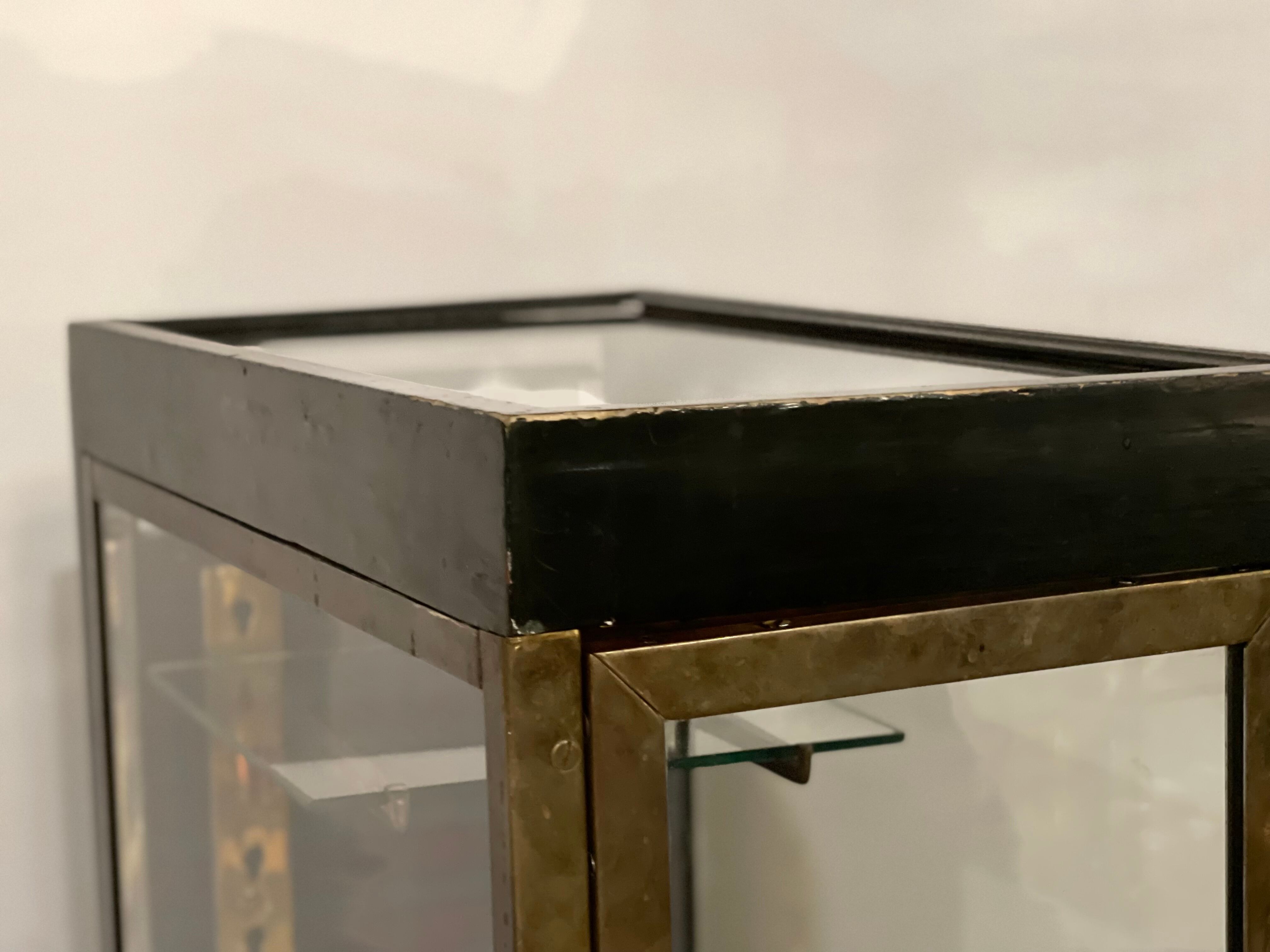 Small showcase trade brass art deco 1930'