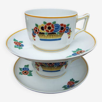 2 tea cups