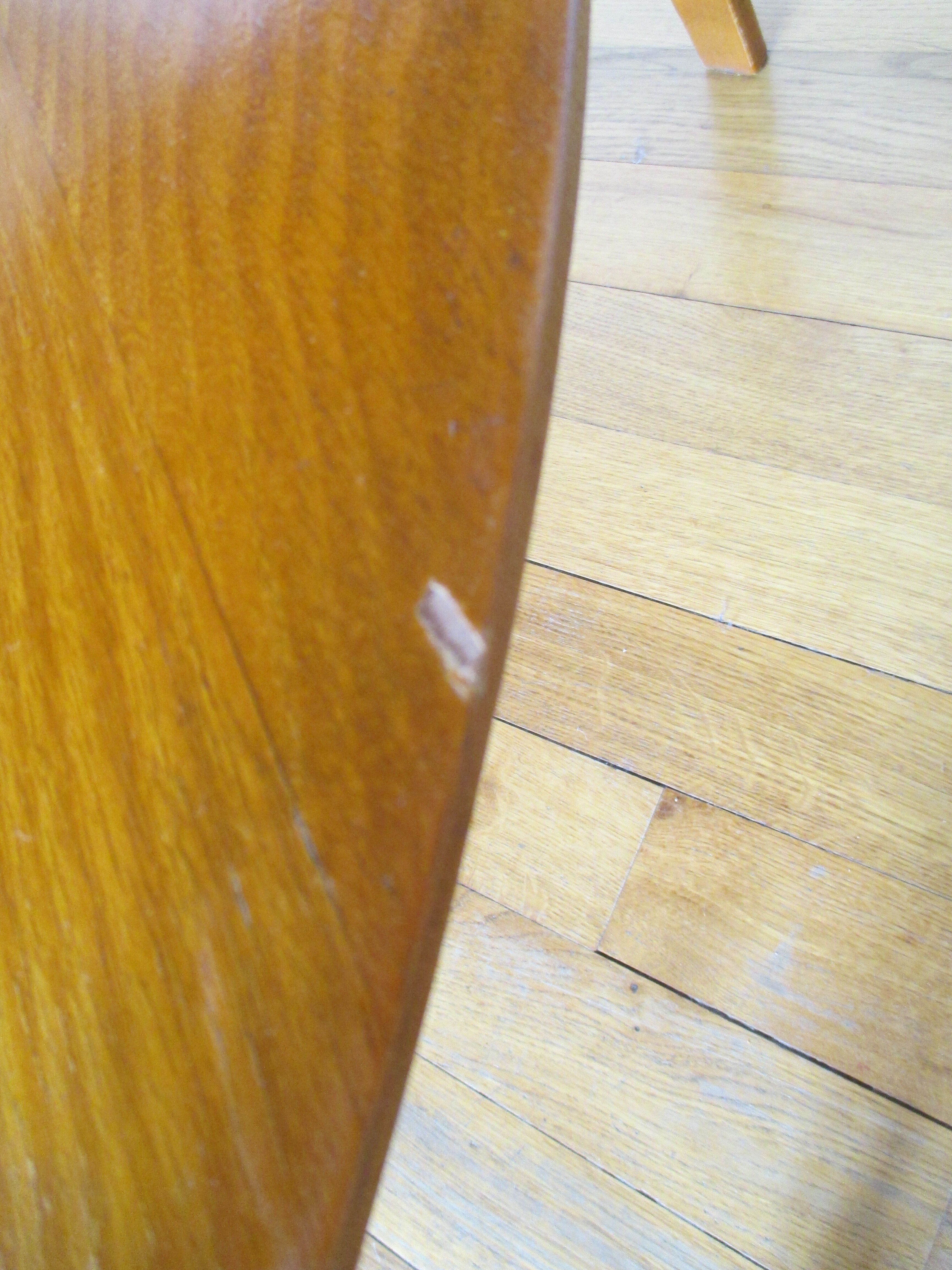 Bow Wood Steiner 1950 vintage table