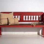 Banc ancien peint rouge en pin à dossier tourné – Europe centrale, vers 1900