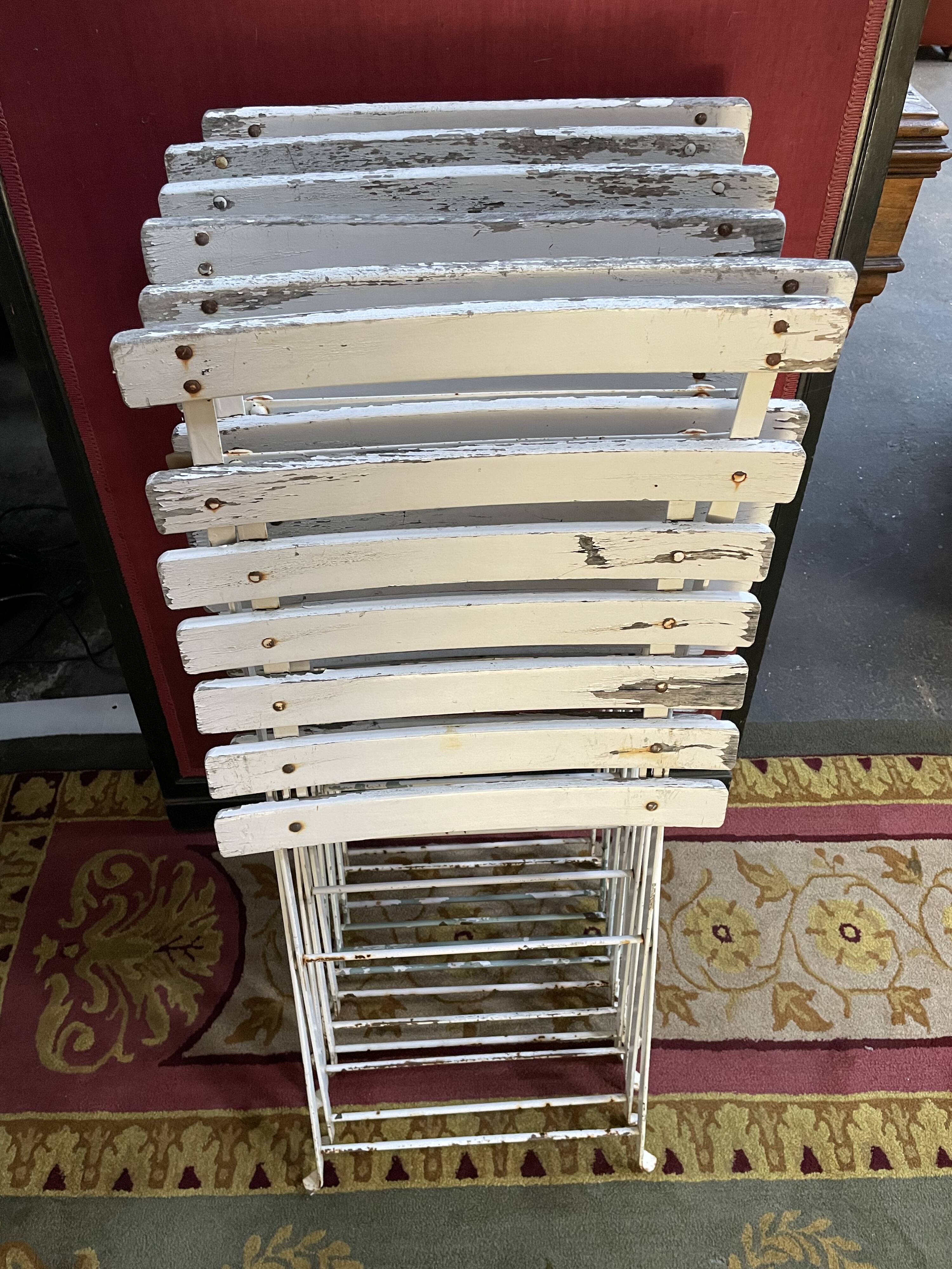 Suite de 6 chaises de jardin pliantes en lattes