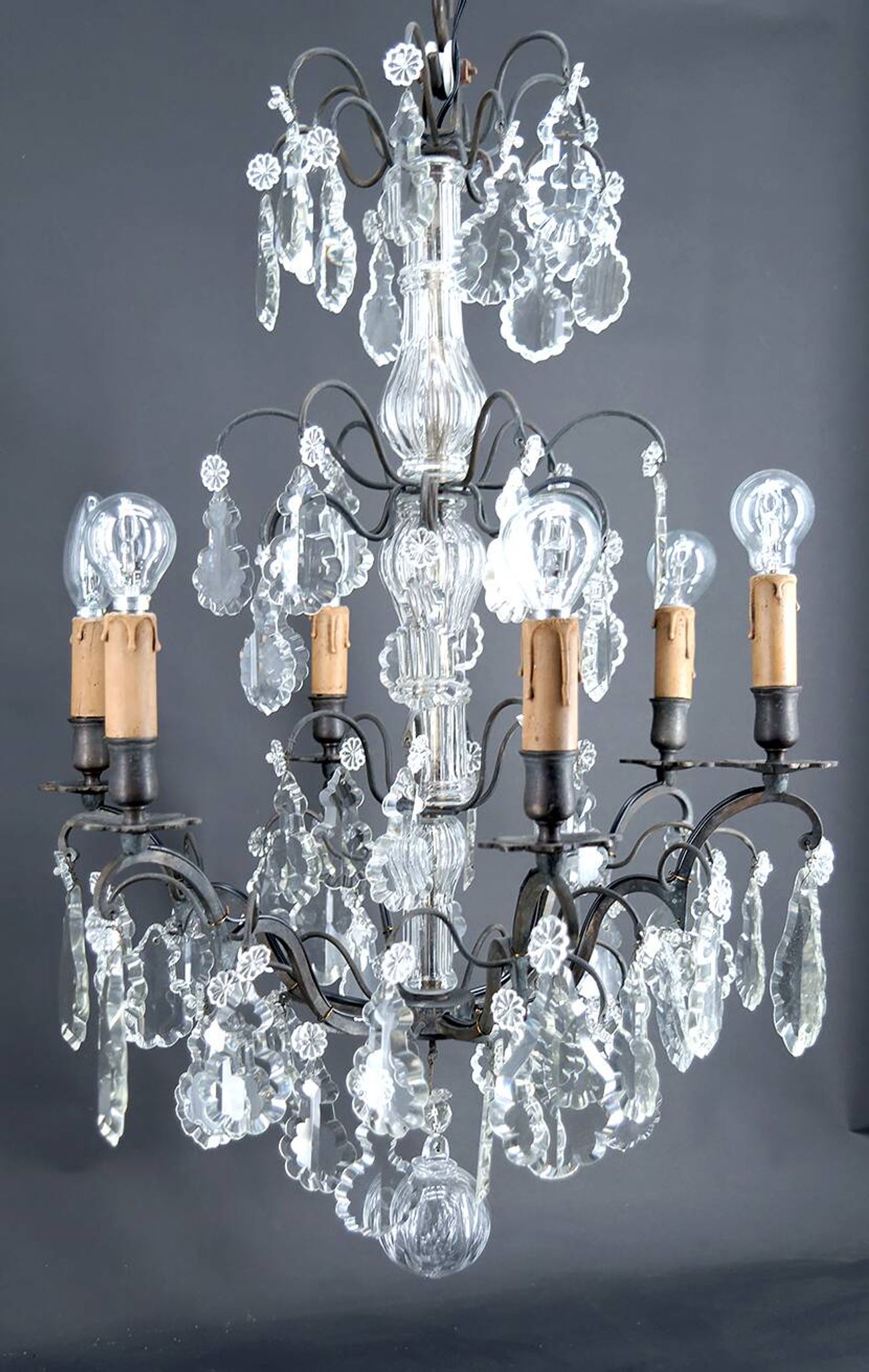 Important bronze chandelier, Baccarat crystal, Louis XV style, 1900.
