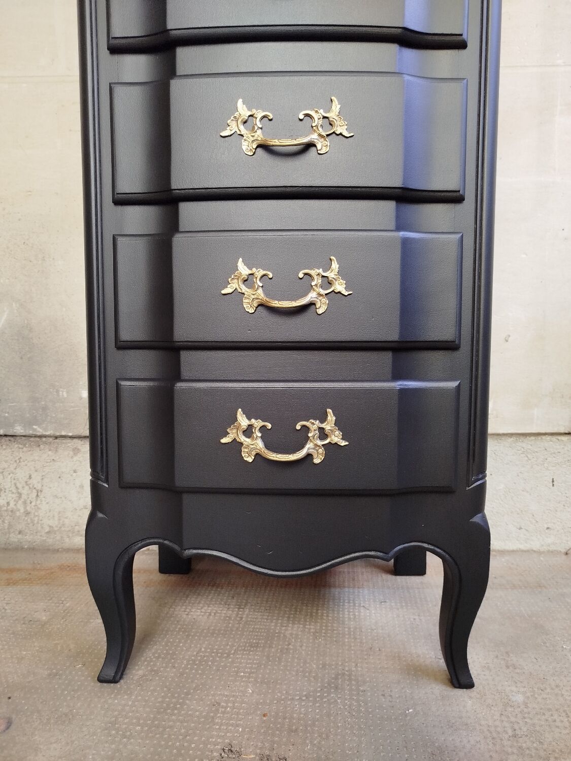 Vintage black weekly planner