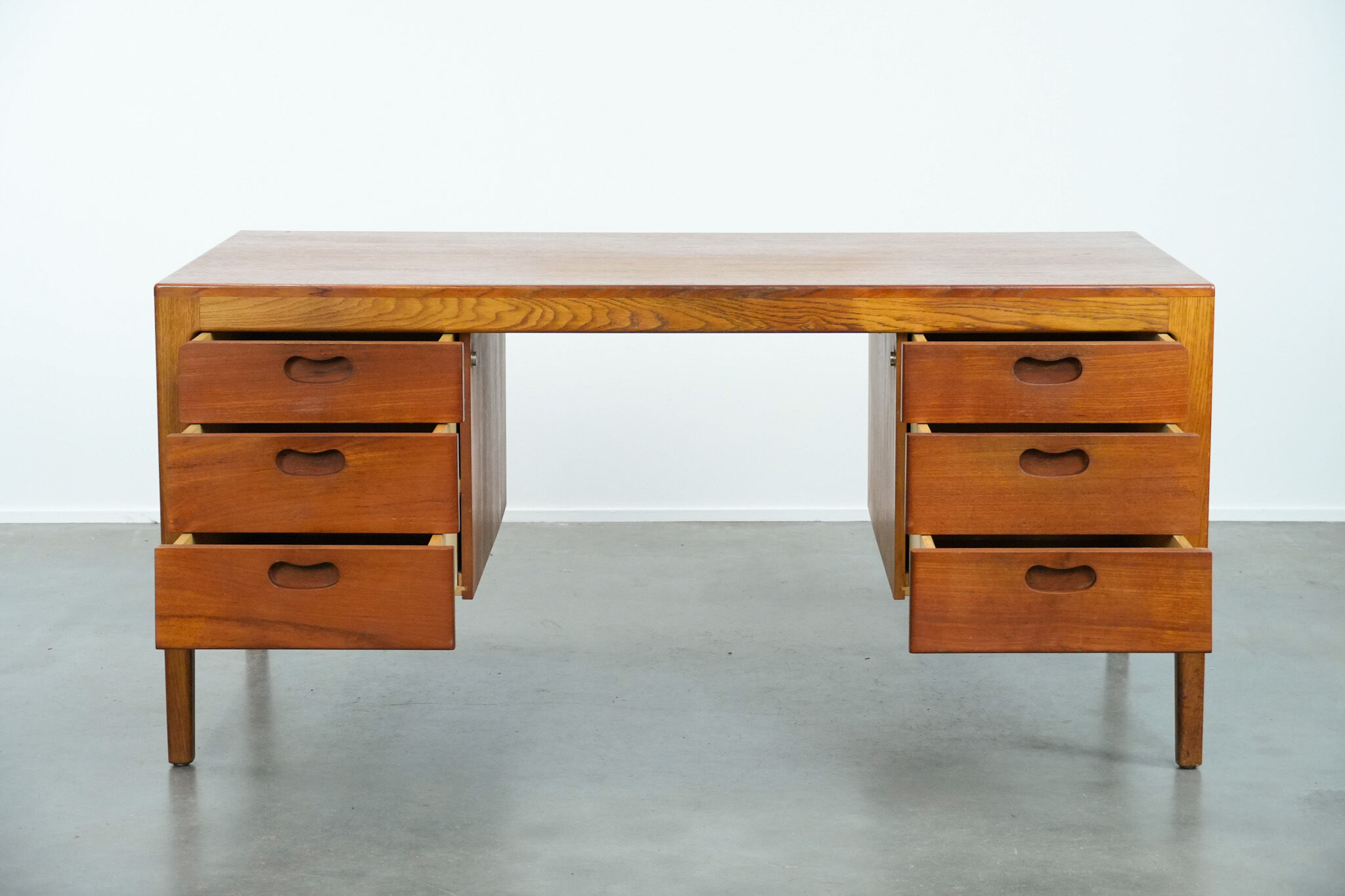 Vintage German design desk by Hartmut Lohmeyer for Wilkhahn with 6 drawers