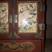 Japanese cabinet in cinnabar red lacquer, Japan Meiji era