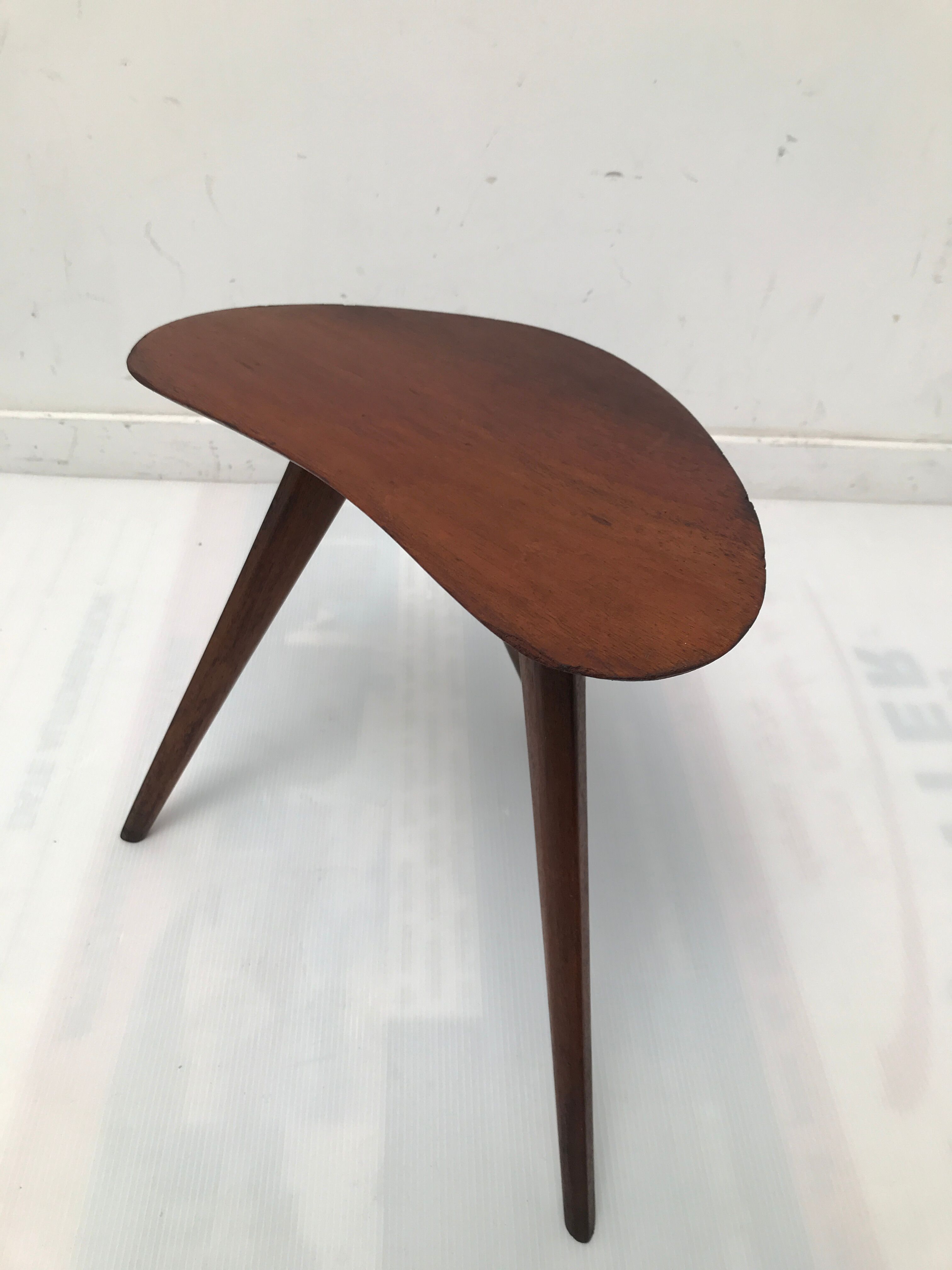 Vintage tripody tabout shape triangle annee 60