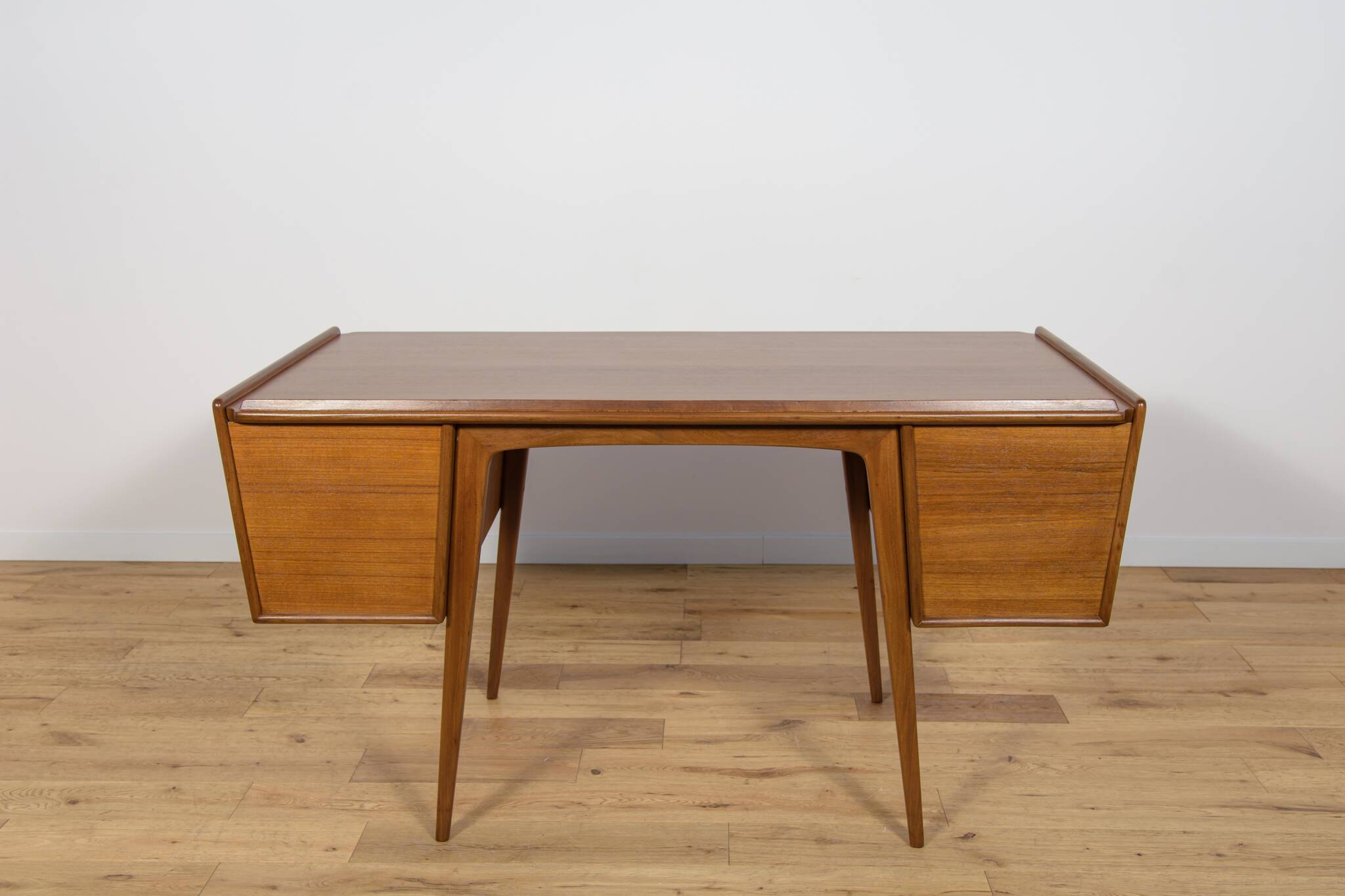 Mid-Century Teak Desk by Svante Skogh for AB Möbelfabriken Balder, Sweden, 1950s