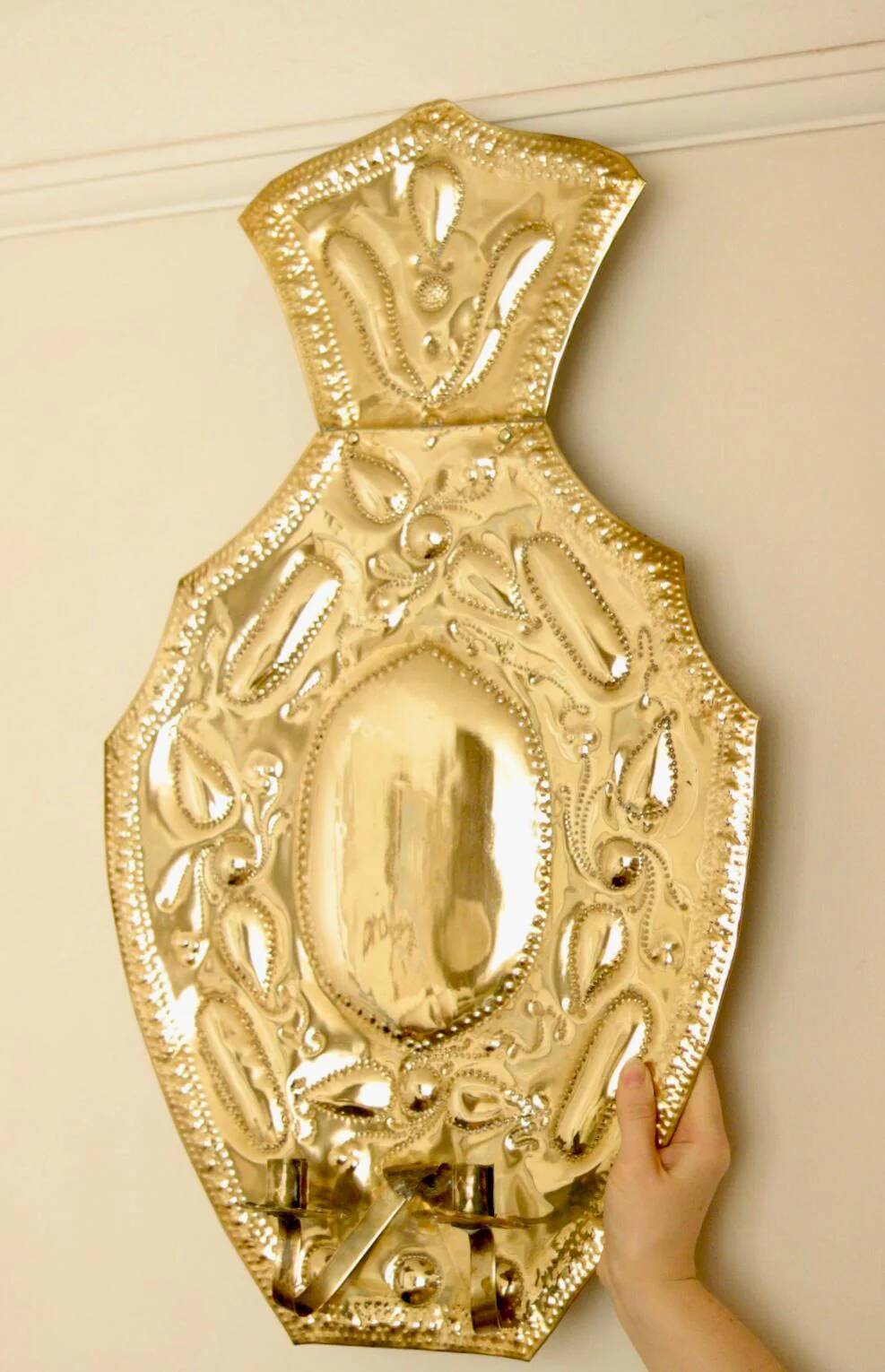 Paire de grands appliques en laiton de style baroque du milieu du siècle suédois.