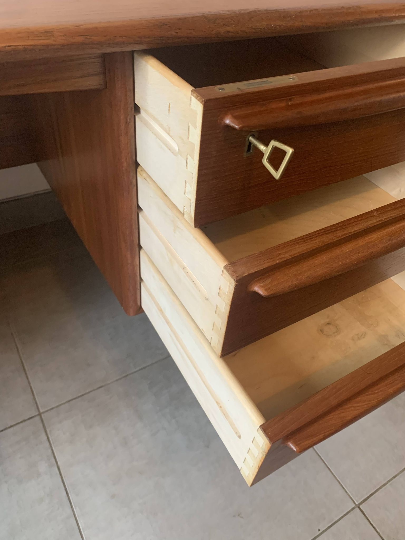 Bureau danois Falster en Teck par Svend Madsen, années 60