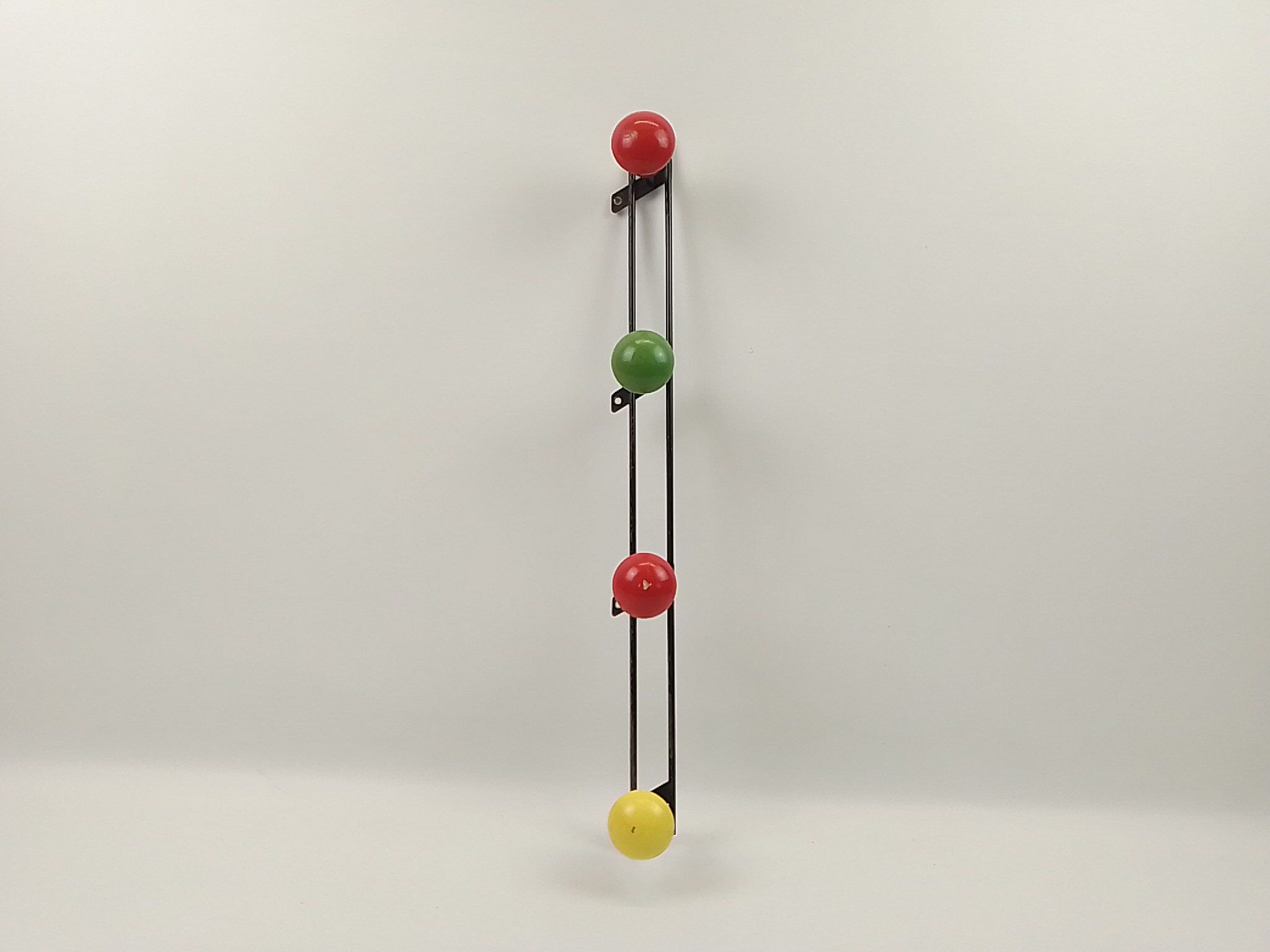 Patère vintage en métal et bois 4 crochets